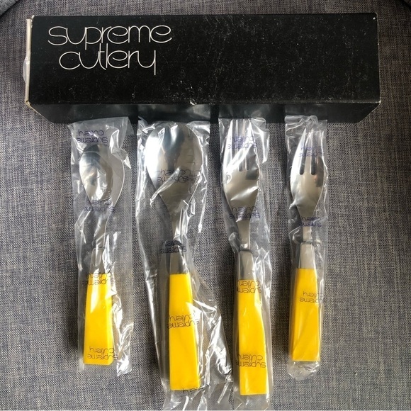 Supreme Cutlery set of 4 yellow mid modern century style - Picture 7 of 8